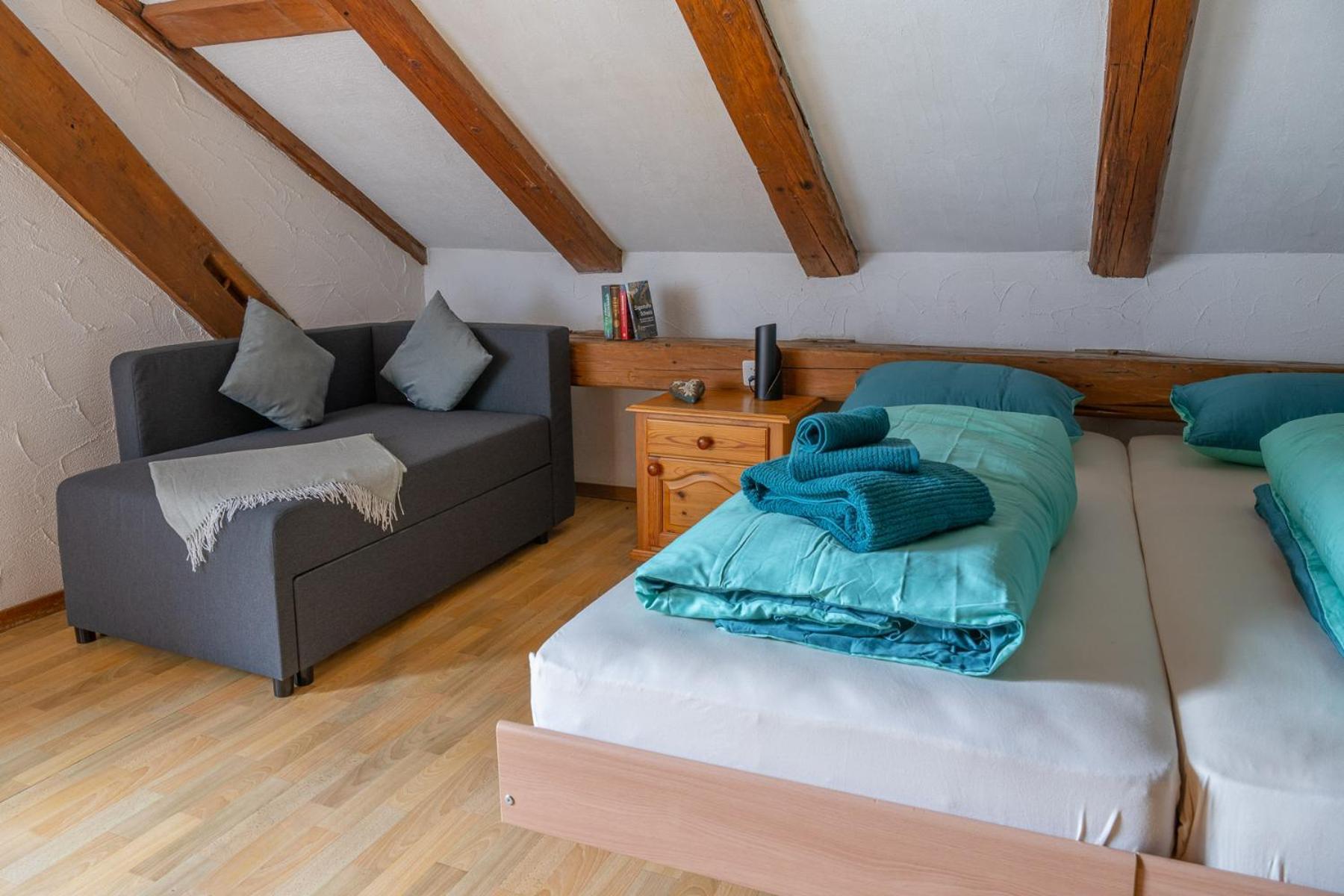Chrona Bed & Breakfast Jenaz ห้อง รูปภาพ