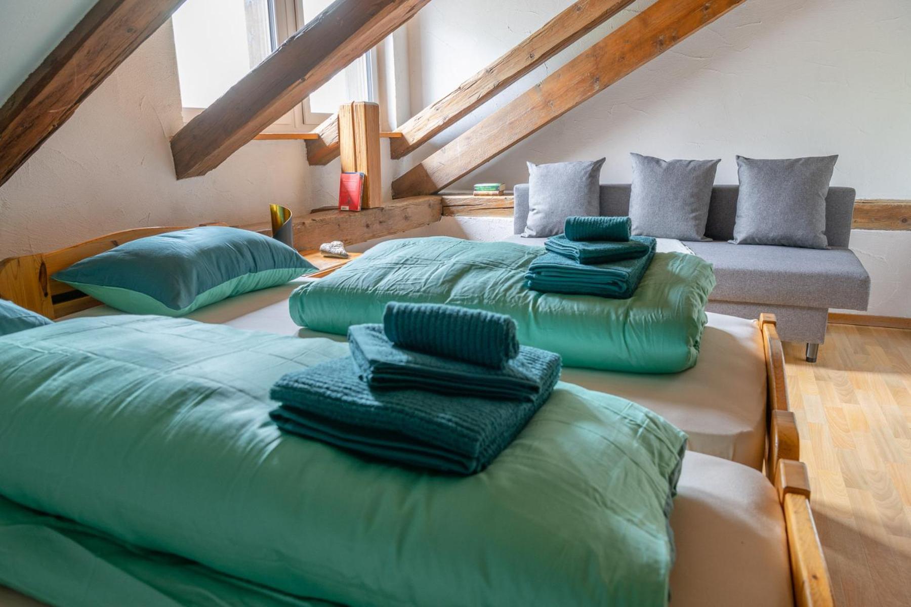Chrona Bed & Breakfast Jenaz ห้อง รูปภาพ
