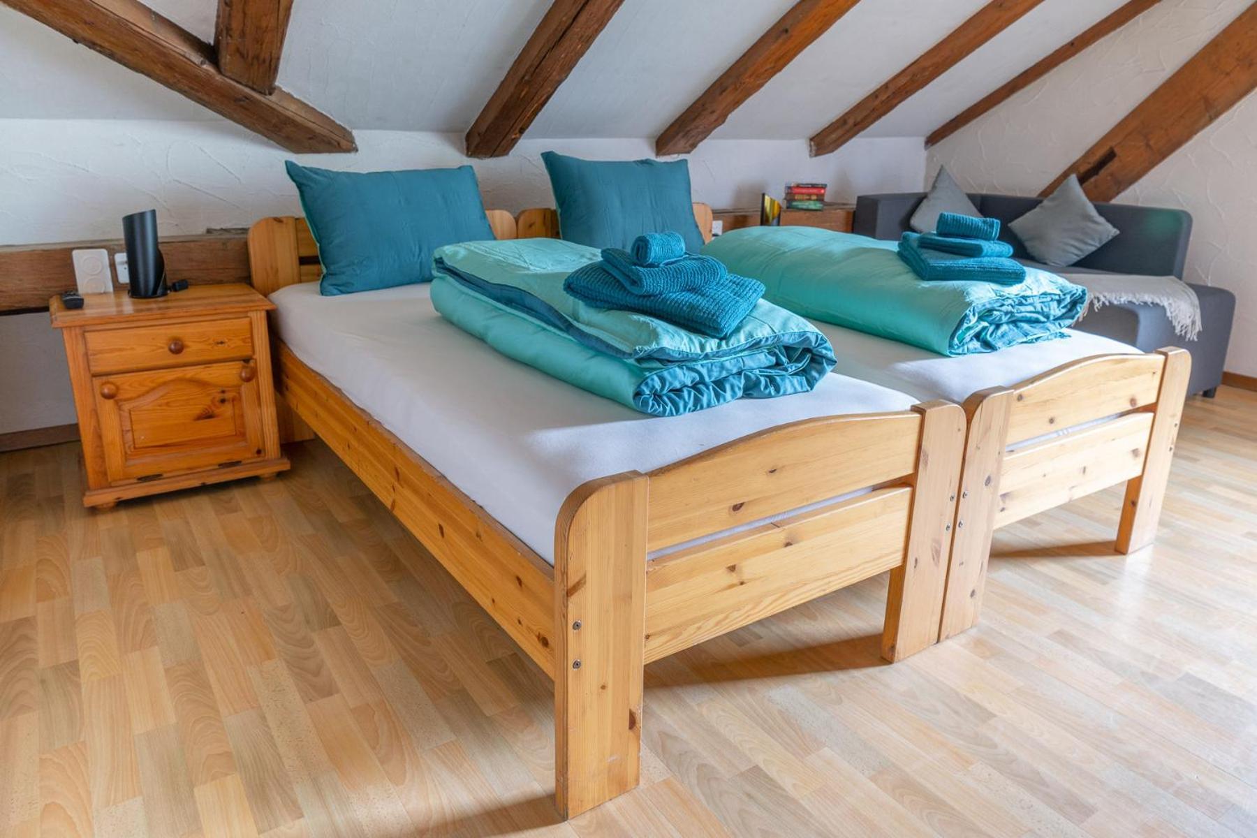Chrona Bed & Breakfast Jenaz ห้อง รูปภาพ