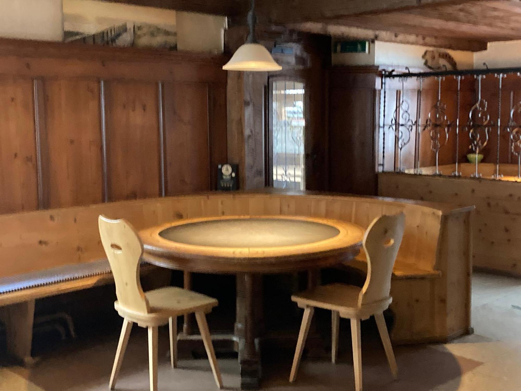Chrona Bed & Breakfast Jenaz ภายนอก รูปภาพ